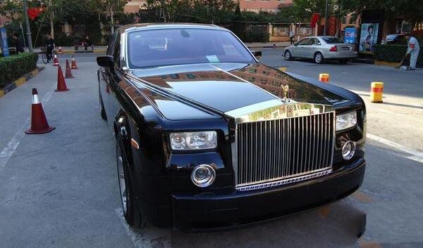 世界上三大較貴的車標志，幻影18K鍍金車標24萬，浙江小孩曾偷過
