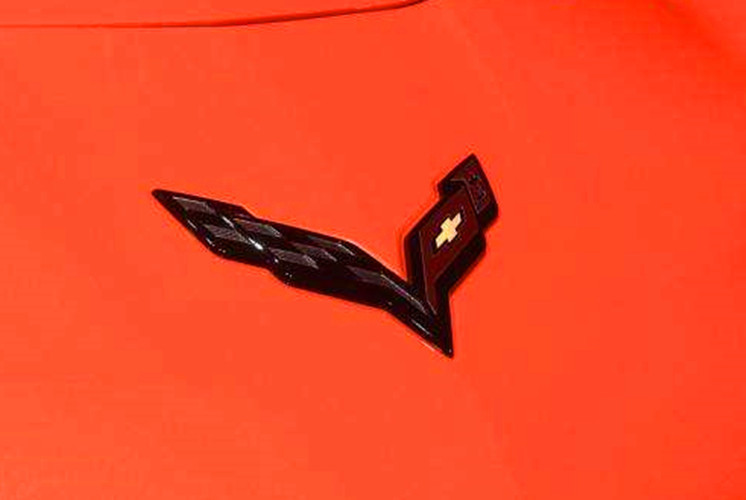 “車(chē)標(biāo)帶翅膀”的汽車(chē)品牌不要惹，每個(gè)都是狠角色，第4個(gè)很眼熟